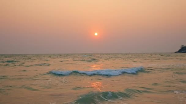 Atardecer Vista Las Olas Del Mar Cielo Dramático — Vídeos de Stock