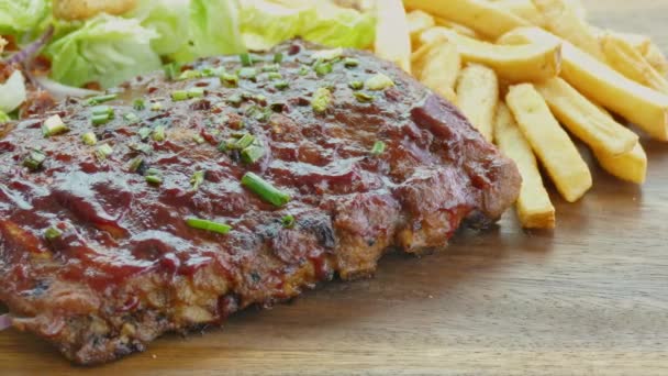 Vynikající Grilovaný Hovězí Steak Zeleninou Hranolky — Stock video