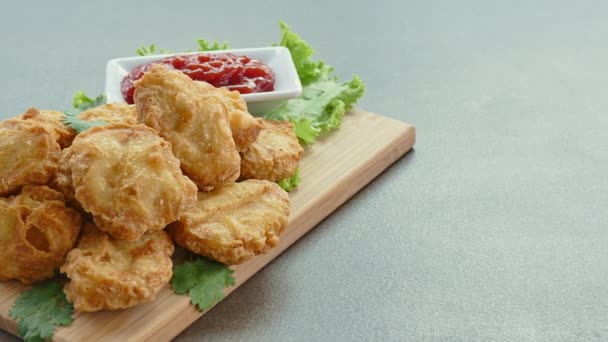 Croccanti Pepite Pollo Fritte Con Ketchup — Video Stock