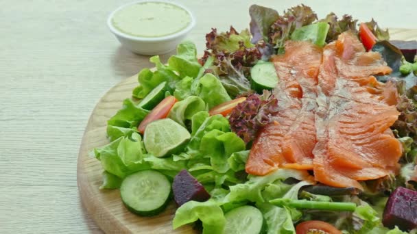 Somon Balıklı Taze Saşimi Geleneksel Japon Yemeği — Stok video