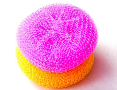 Mutfak scourer yastıkları üzerine beyaz izole Üstten Görünüm