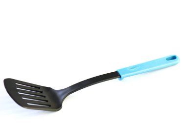 Mutfak aletleri ekipmanları beyaz zemin yalıtımı hakkında