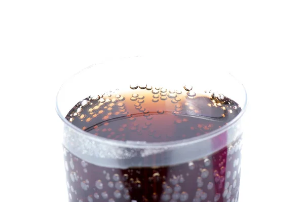 Mineralvatten Transparent Glas Med Bubblor Isolerade Över Vit Bakgrund Närbild — Stockfoto