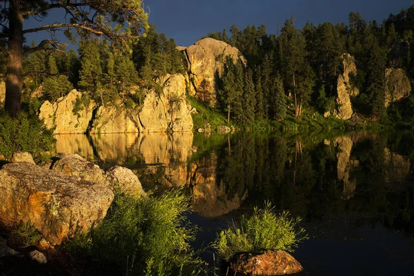 Περιφράσσω Λίμνη Στο Black Hills Του Custer Κρατικού Πάρκου Στη — Φωτογραφία Αρχείου