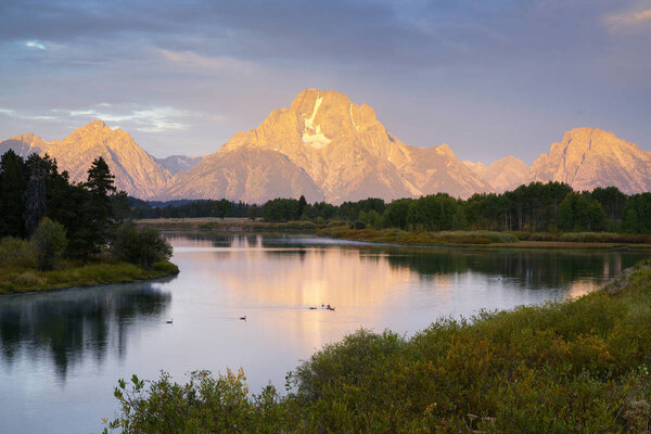 Autumn view from Oxbow Bend in Grand Teton National Park