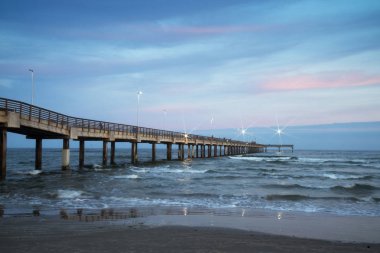 Bob Hall Pier Padre Adası yakınlarında Corpus Christi, Teksas