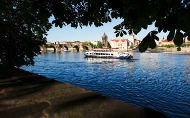 Vltava Nehri'nin görünümü ve Prag'ın tarihi merkezi, Çek Cumhuriyeti