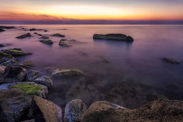 Colorful Tranquility Rocky Coast Sunrise — Stock Photo, Image