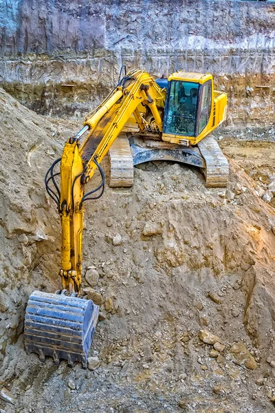 Excavadora Amarilla Con Pala Acción Obra Vista Vertical — Foto de Stock