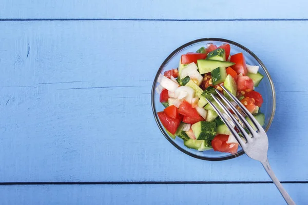 Sayuran Cincang Mentimun Tomat Dan Bawang Dalam Mangkuk Kaca Atas Stok Foto