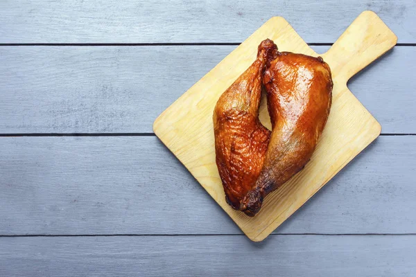 Ayam Kaki Dimasak Panggangan Papan Potong Atas Meja Kayu Salin Stok Gambar