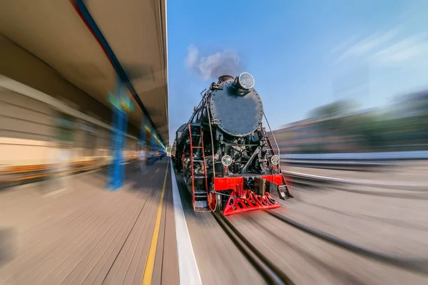 Velha Locomotiva Vapor Preta Vermelha Com Borrão Movimento — Fotografia de Stock