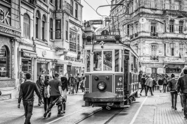 Istanbul 'da Istiklal caddesinde eski tramvay.