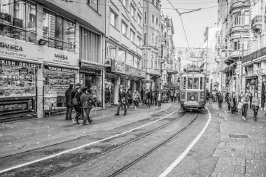 Istanbul 'da Istiklal caddesinde eski tramvay.