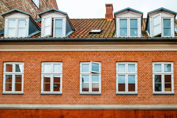 Exteriör arkitektur. Fasad av byggnad i Helsingör, Danmark — Stockfoto