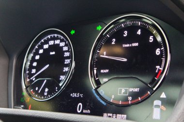 Hong Kong, Çin 4 Nisan 2018: Mercedes-Benz X 2 M spor 2018 Pano Nisan 4 2018 yılında Hong Kong.