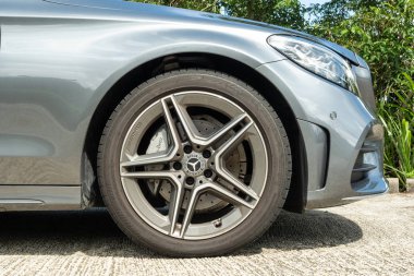 Hong Kong, Çin 31 Temmuz 2018: Mercedes-Benz C-Class 2018 tekerlek Temmuz 31 2018 yılında Hong Kong.