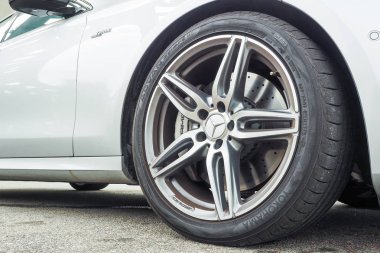 Hong Kong, Çin 6 Aralık 2018: Hong Kong Mercedes-Amg E 53 2018 tekerlek 6 Aralık 2018.