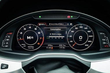 Hong Kong, Çin 8 Ocak 2019: Audi Q7 2019 Pano Jan 8 2019 Hong Kong.