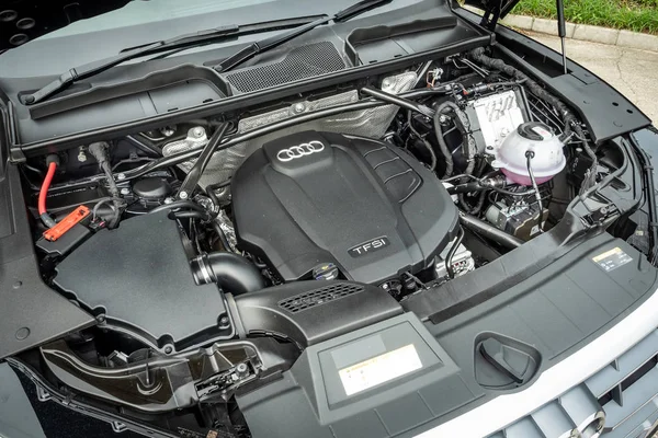 Audi Q5 motor — Stock Fotó