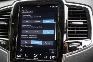 Hong Kong, Çin 16 Mart 2020: Volvo XC90 T6 2020 Kontrol Paneli 16 Mart 2020.