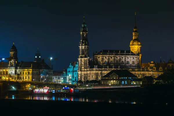 Vista Cidade Velha Dresden Noite Com Vista Para Água Reflexo — Fotografia de Stock