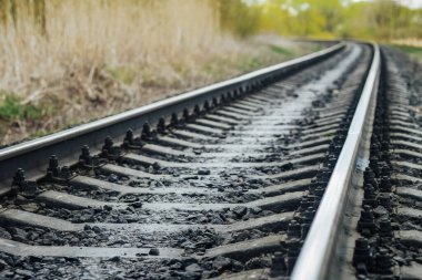 Eski demiryolu manzarasını kapatın. Demiryolu. Seçici odaklanma. Endüstriyel kavram. Eski efekt.