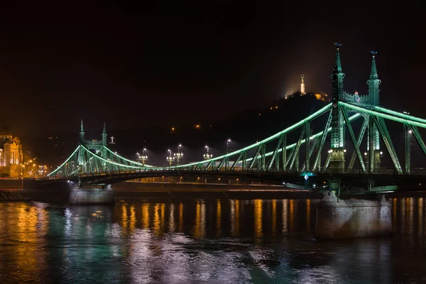 Vacker Bild Frihetsbron Budapest Ungern Nattfotografering — Stockfoto