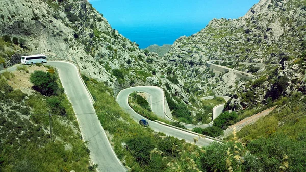Sa Calobra Road, dünyanın ünlü yılan benzeri şekli için en doğal ve muhteşem yollardan. Mayorka (Mallorca), İspanya.
