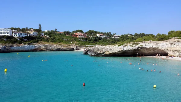 マヨルカ島 マヨルカ島 スペイン 2018年6月23日 Cala Domingos Beachの水の中の人々 Calas Mallorca — ストック写真