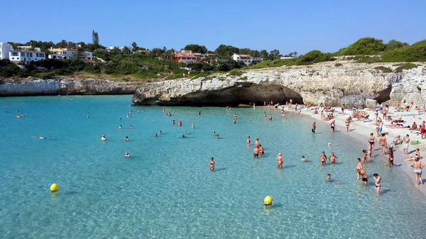 Maiorca Maiorca Espanha Junho 2018 Pessoas Água Praia Cala Domingos — Fotografia de Stock