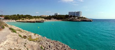 Cala Domingos Beach, Calas de Mallorca (Mallorca), İspanya. Panoramik fotoğraf.