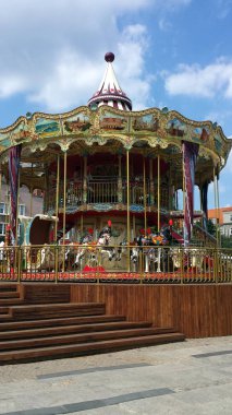 Gdansk, Polonya: 4 Ağustos 2018: iki düzeyli özgün Gdansk' Carousel.