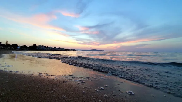 Arancione Cielo Blu Dopo Tramonto Sulla Riva Del Mare — Foto Stock