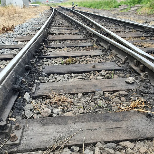 Las Vías Del Ferrocarril Cierran Ferrocarriles Traviesas Piedras Trituradas —  Fotos de Stock