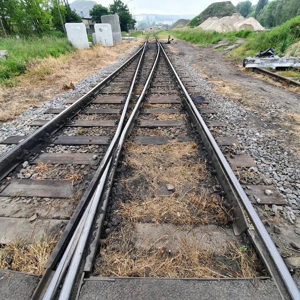 Demiryolu Rayları Kapanıyor Demiryolları Demiryolu Uyuyanları Ezilmiş Taşlar — Stok fotoğraf