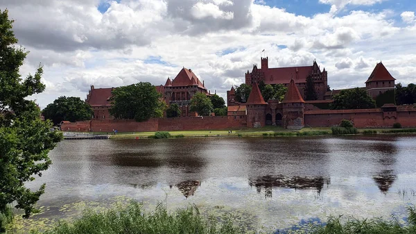 Замок Малборке Реке Ногат Польша — стоковое фото