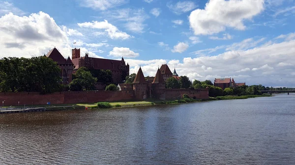 波兰Nogat河畔Malbork城堡 — 图库照片