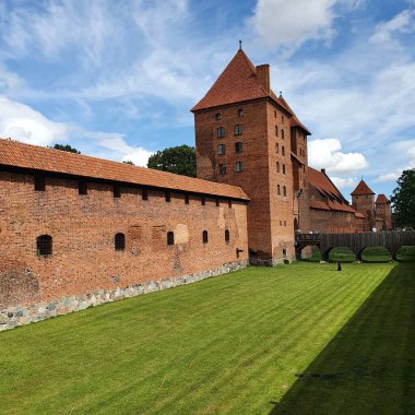 Polonya 'nın Malbork kentindeki Tötonik Kale Duvarları