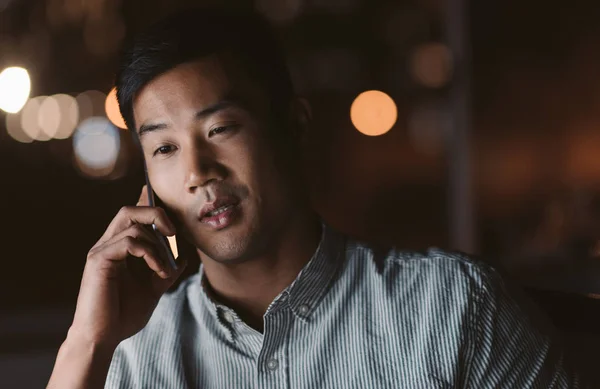 Young Asian Businessman Working Late Night His Office Talking Cellphone — Stock Photo, Image