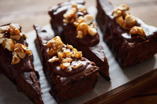 Closeup Delicious Looking Freshly Made Slices Chocolate Cake Nuts Sitting — Stock Photo, Image