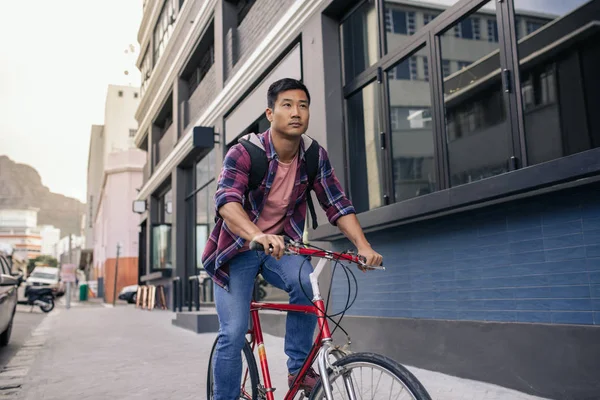 Joven Hombre Asiático Una Camisa Cuadros Montando Bicicleta Largo Una — Foto de Stock