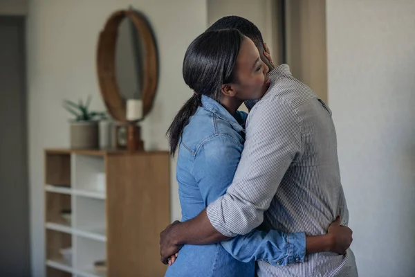 Young African American Woman Her Eyes Closed Hugging Her Husband — Stock Photo, Image