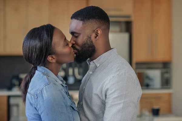 Romantic Young African American Couple Standing Each Other Arms Kissing — Stock Photo, Image