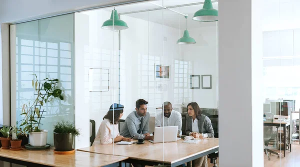 Diverse Group Businesspeople Working Laptop While Having Meeting Table Glass — Stock Photo, Image