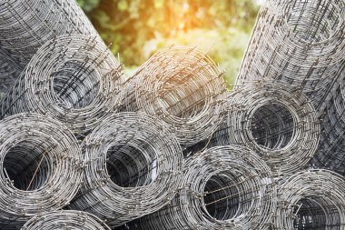 Rulo tel örgü. Demir çelik.