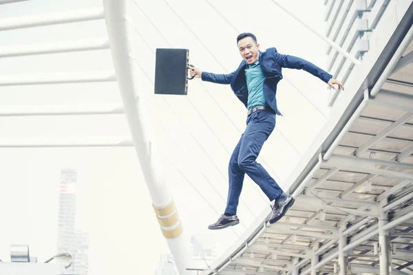 Siker Üzletember Jumping — Stock Fotó