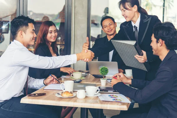 Team Business Partners Skakar Hand Tillsammans Till Hälsning Starta Småföretag — Stockfoto