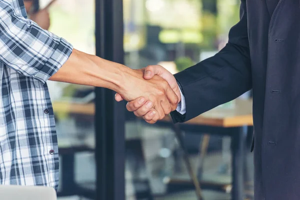 Diversity Two Business Partners Shaking Hands Together Business Contract Mergers — Stock Photo, Image