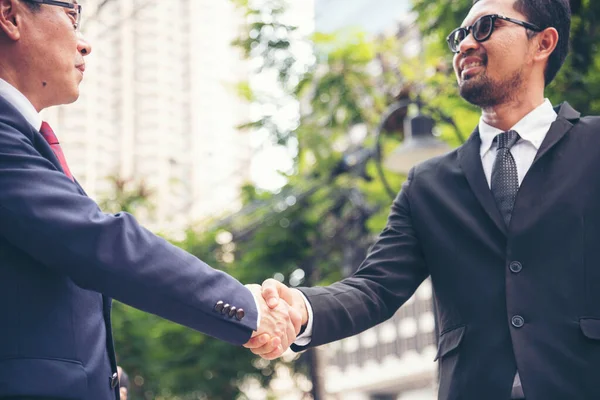 Partner Business Trust Teamwork Partnerskap Branschentreprenör Knytnäve Handlar Uppdrag Företag — Stockfoto